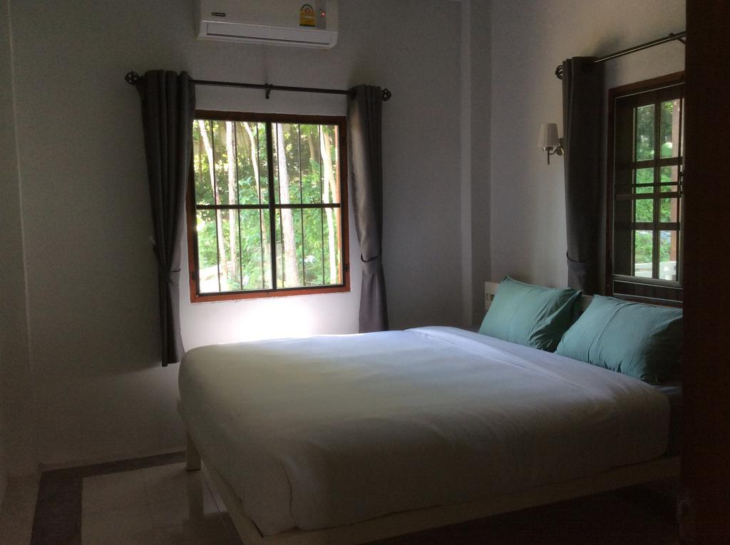 Hotel Baan Nai Suan Bophut Habitación foto